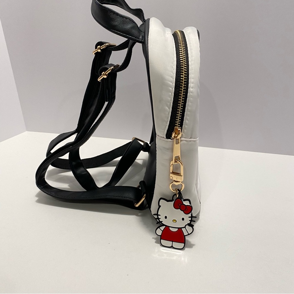 💐 Hello Kitty White Backpack with Red Bow with kitty key chain. Brand NEW - Picture 3 of 7